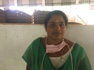 Shiji Sajeesh Ward 4 Community Kitchen Volunteer Covid 19 Thalavady, Alappuzha, Kerala